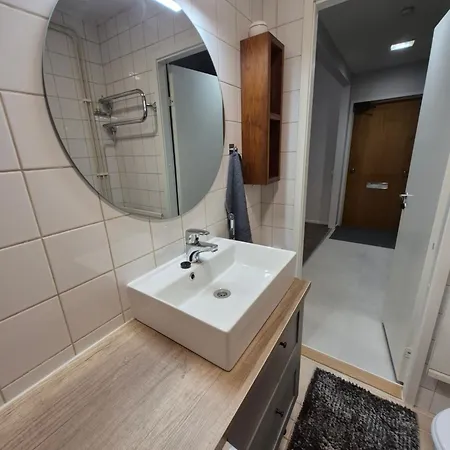 Laadukas Asunto Ydinkeskustasta Omalla Autopaikalla